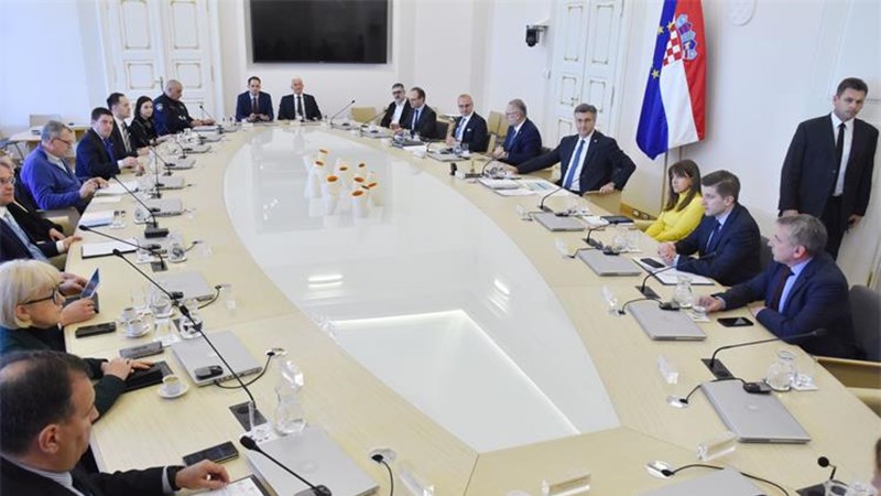 Plenković: Založit ćemo se za fleksibilnost u pogledu plaćanja poreza i doprinosa, plaće i mirovine nisu u pitanju 